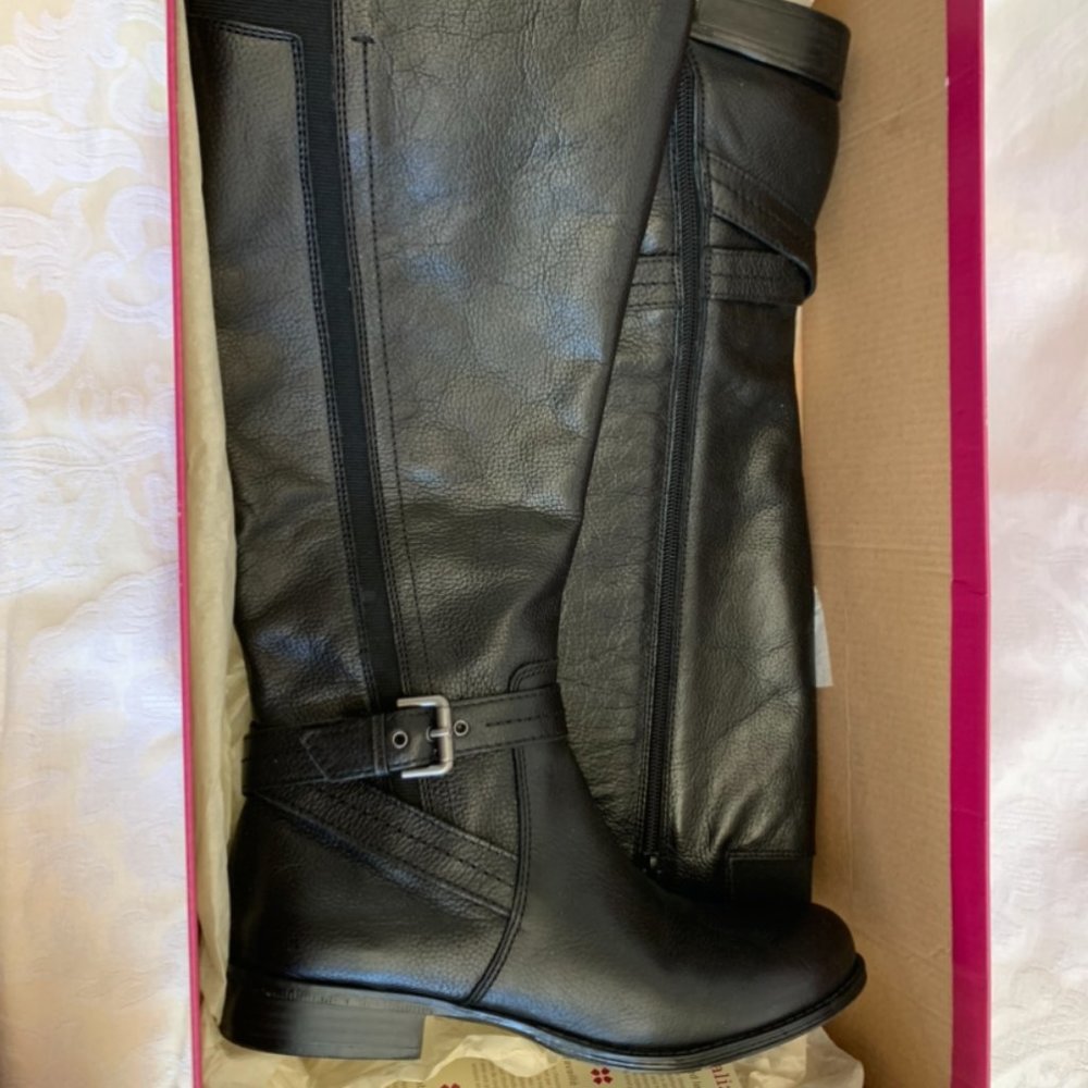 NEVER WORN! Naturalizer Black Leather Boots - Picture 5 of 6
